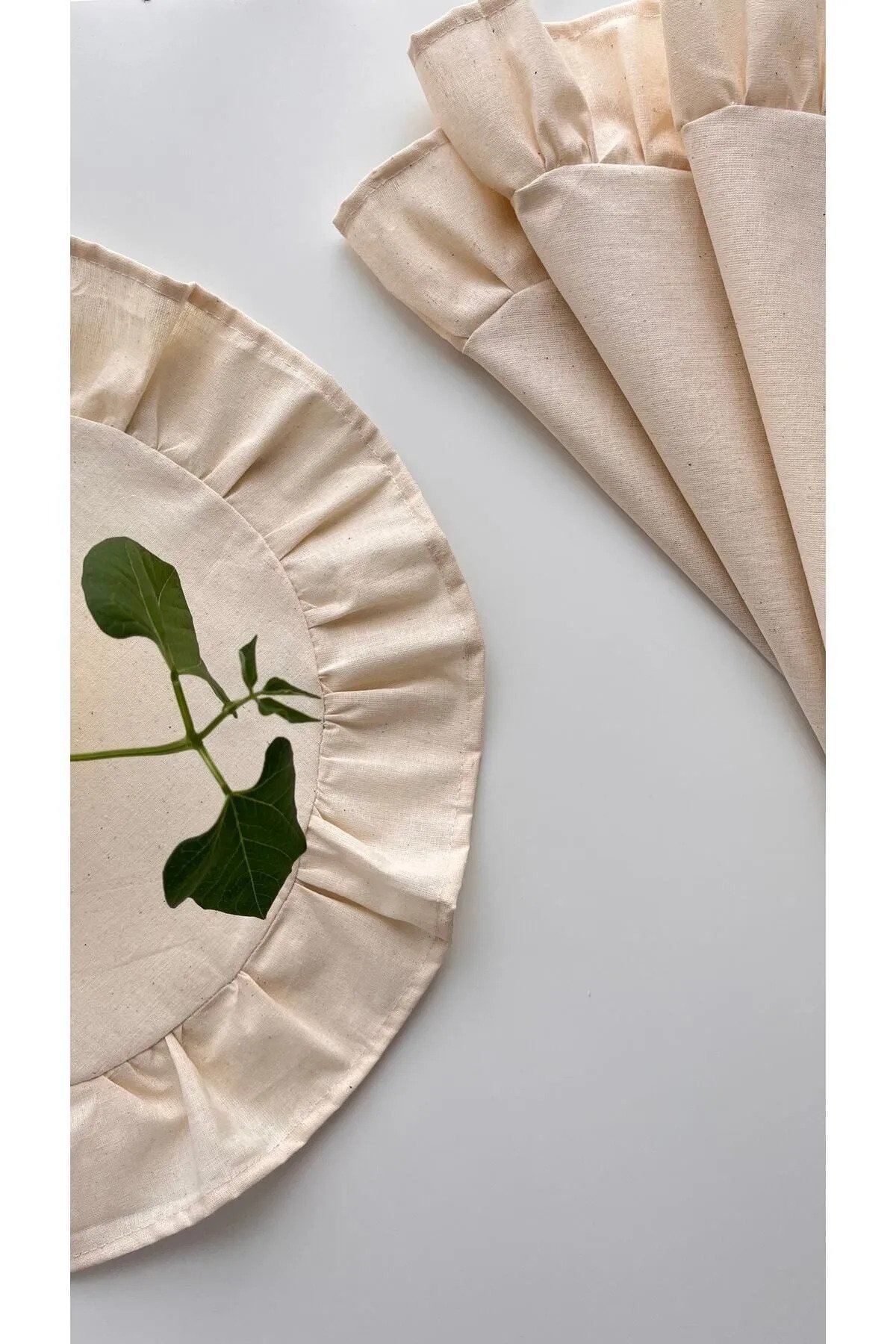 Natural Ham Keten Fırfırlı Yuvarlak Amerikan Servisi 12'li Set 40x40cm - Görsel 2