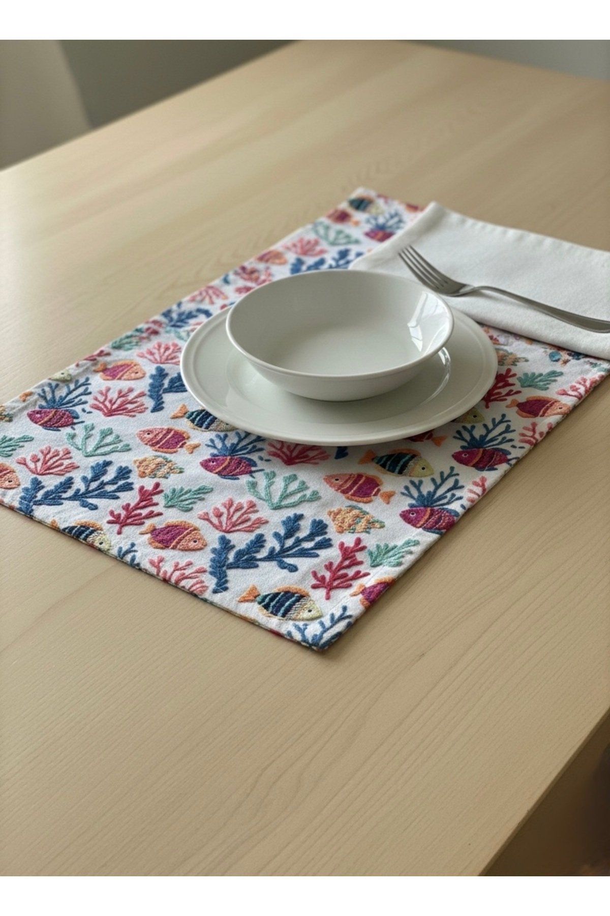 Dijital Baskı Nakış Efektli Leke Tutmaz Balık ve Mercan Desenli 35x40 cm 4 lü Amerikan Servis - Görsel 2